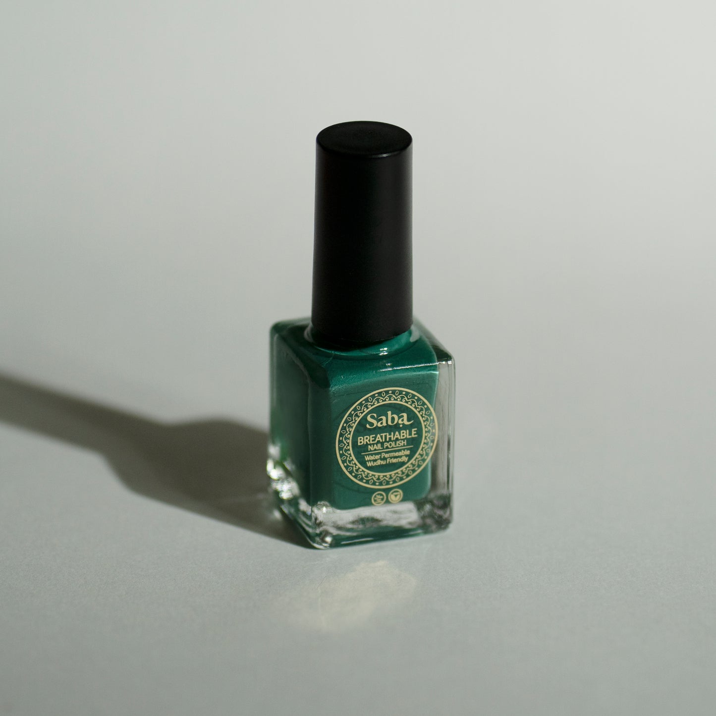 Saba Emerald Green is a bold, breathable nail polish with a jewel-toned finish. Toxin-free, vegan, and designed to turn heads with rich, vibrant color