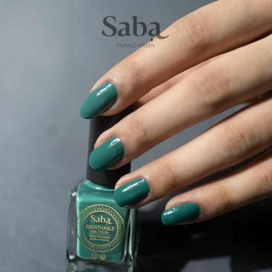 Saba Emerald Green is a bold, breathable nail polish with a jewel-toned finish. Toxin-free, vegan, and designed to turn heads with rich, vibrant color